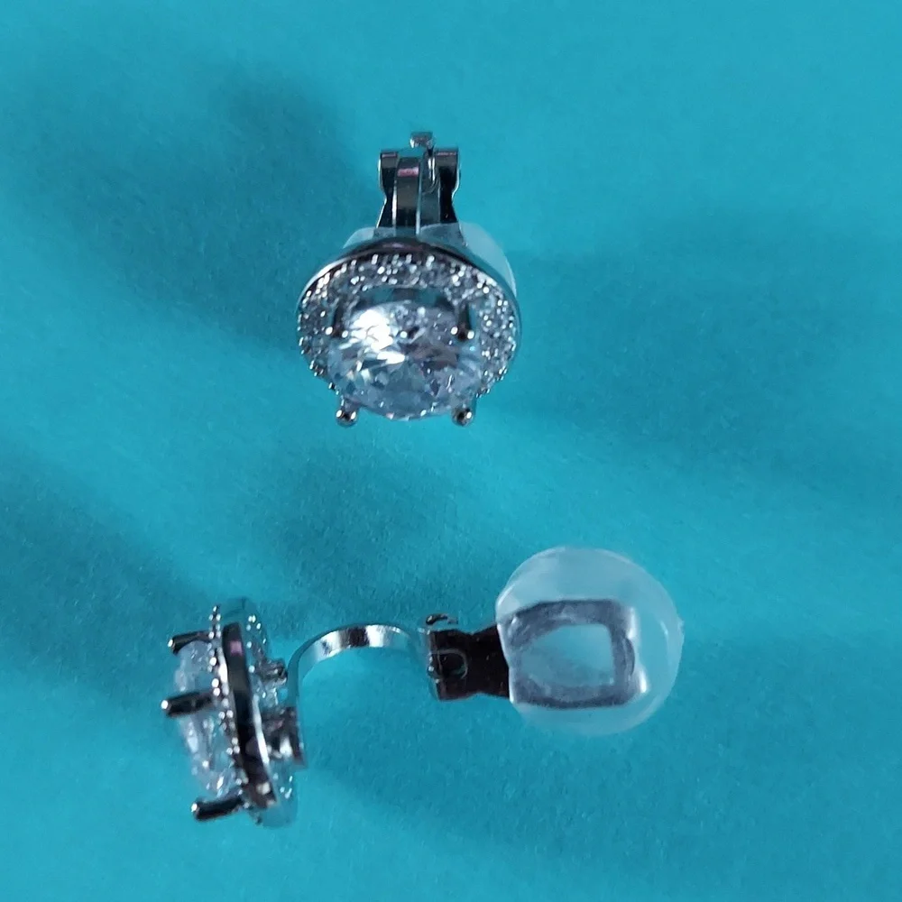 Clip-On Earrings - Picture 3 of 4